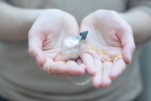 'Dust' Vessel Necklace