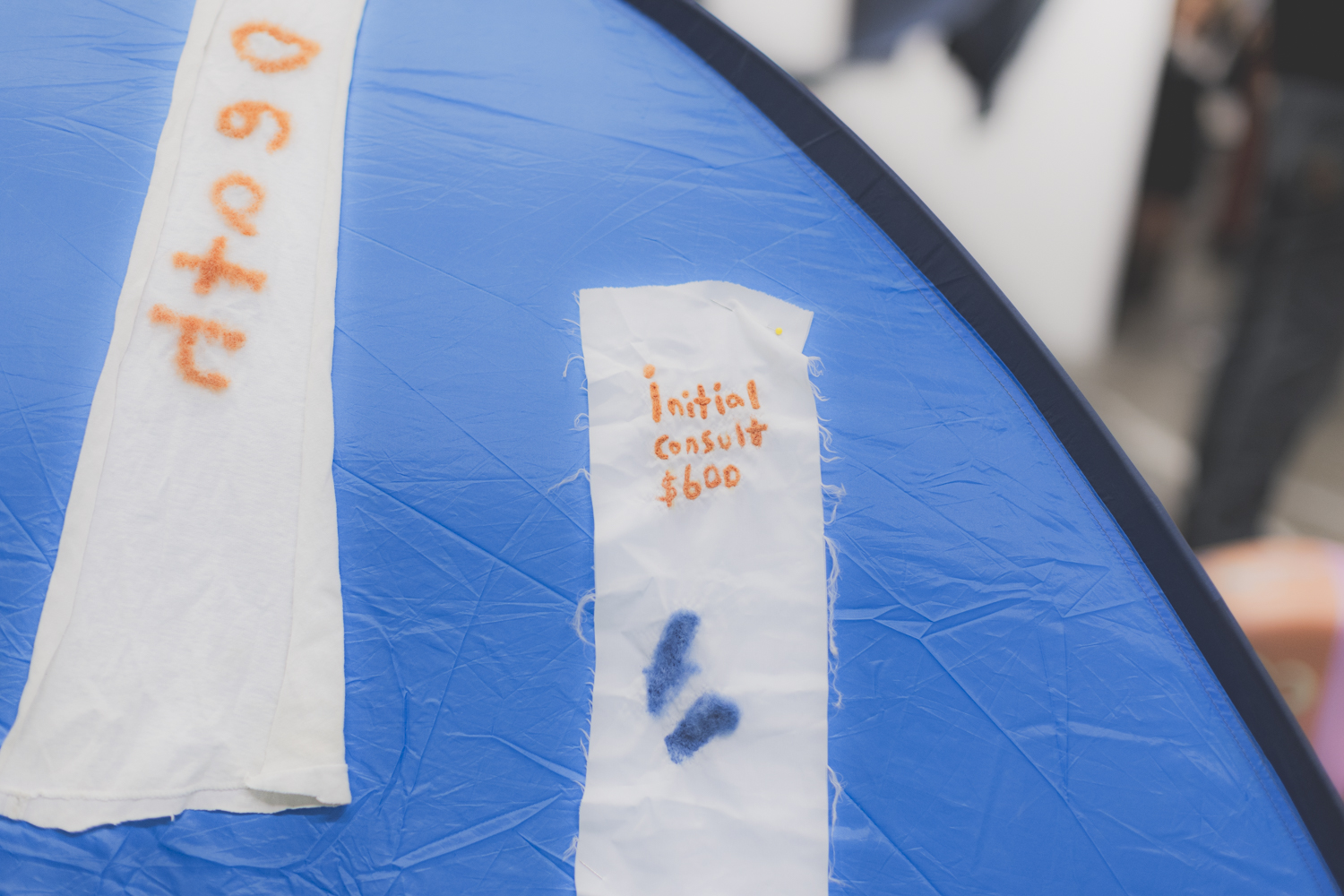 '(In)visible, close up', 2024. Performance, installation (photo by Fiona Wolf)